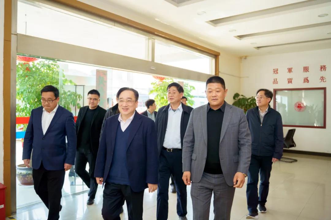 蘇州市人大常委會(huì)副主任沈國芳一行走訪調(diào)研蘇州冠科工業(yè)設(shè)備有限公司 蘇州市人大常委會(huì)副主任沈國芳一行走訪調(diào)研蘇州冠科工業(yè)設(shè)備有限公司