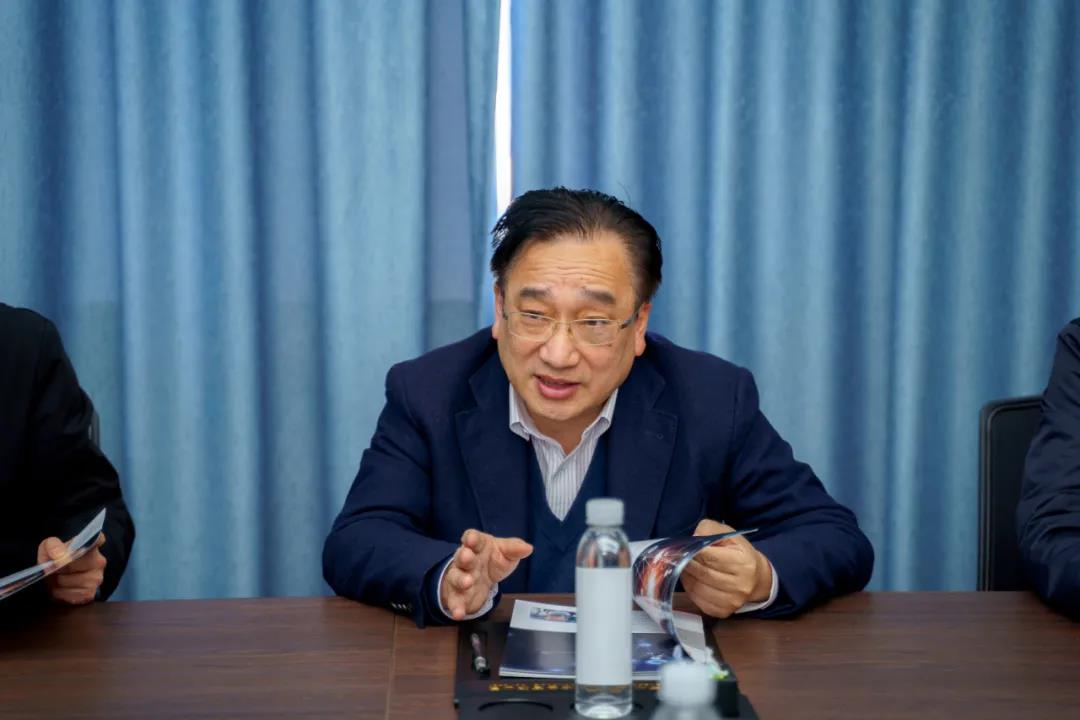 蘇州市人大常委會(huì)副主任沈國芳一行走訪調(diào)研蘇州冠科工業(yè)設(shè)備有限公司 蘇州市人大常委會(huì)副主任沈國芳一行走訪調(diào)研蘇州冠科工業(yè)設(shè)備有限公司